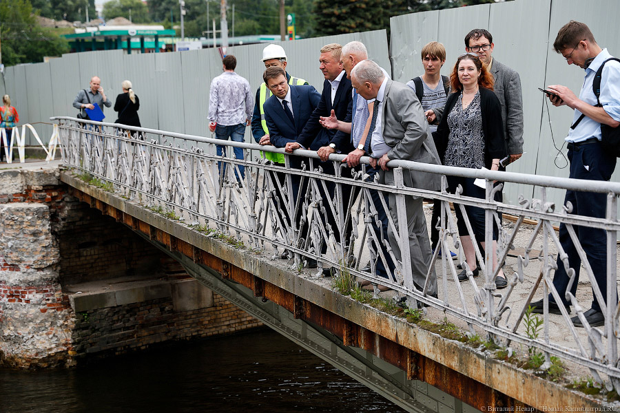 Подарок мэру: как строители успевают ремонтировать Деревянный и Высокий мосты