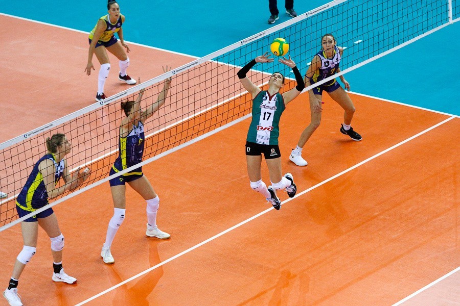 «Локомотив» снова проиграл в Лиге чемпионов. Но лишь по итогам пяти партий (фото)