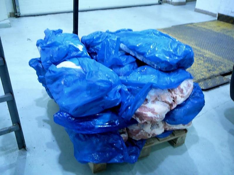 Уроженец Азербайджана пытался нелегально ввезти в область 600 кг польского мяса