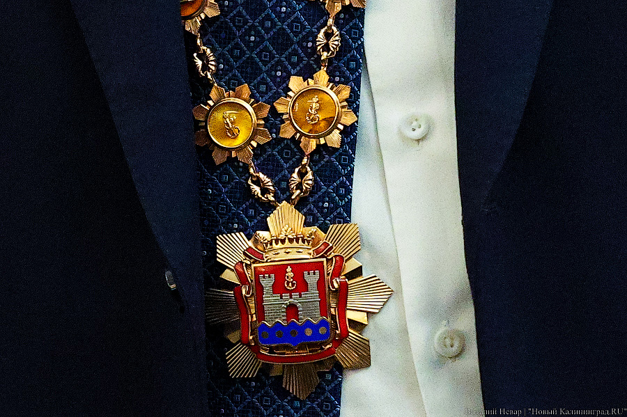 Оркестр, хор и караул: Антон Алиханов снова стал губернатором (фото)