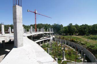 Цуканов «не знает», что на достройку Театра эстрады нужно 1,8 млрд из областного бюджета