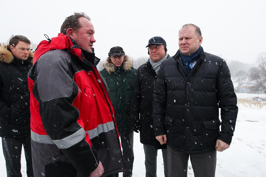 «Хоть что-то строится в срок»: Цуканов оценил дорожные работы на Сельме