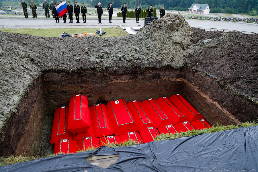 «Ушли в вечную память»: на «Кургане славы» перезахоронили советских воинов