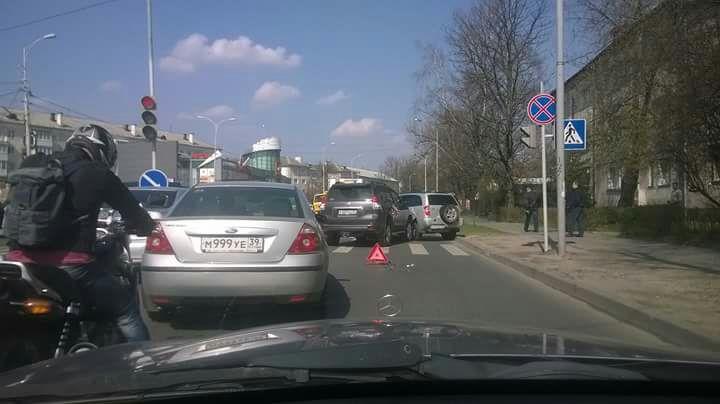 В Калининграде после лёгкого ДТП водитель вышел из машины и скончался
