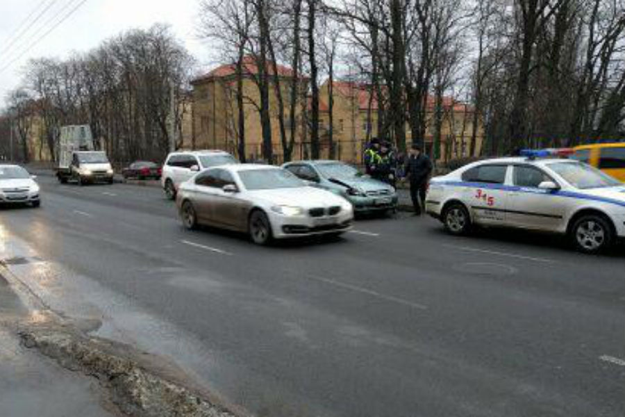 В Калининграде полицейские устроили погоню за пьяным водителем, «зацепившим» несколько машин (фото)