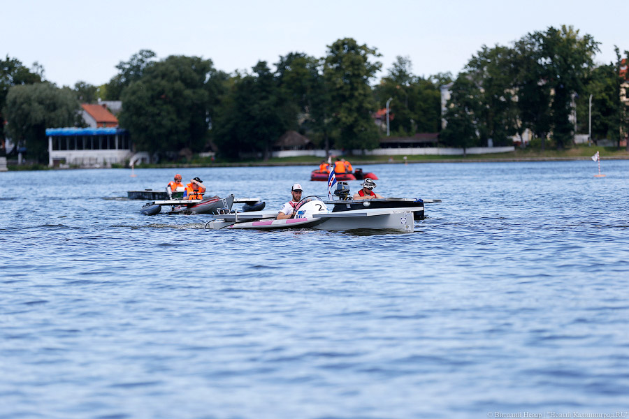 Стартовали: в Калининграде прошли соревнования лодок на солнечных батареях