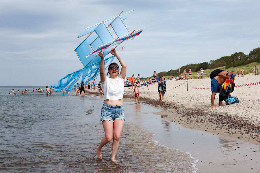 Отчего змеи летают как птицы: на Куршской косе провели фестиваль воздушных змеев (фото)