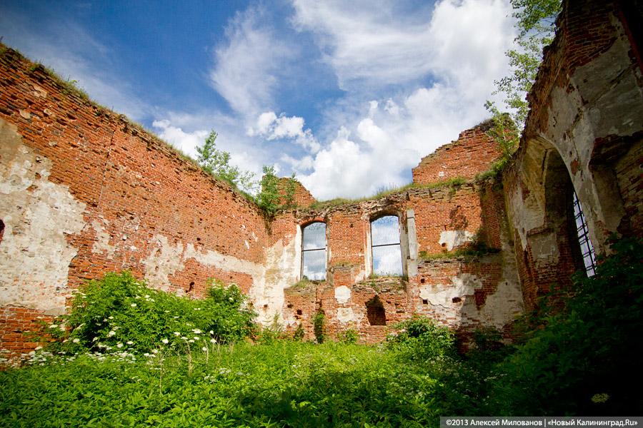Шаткие ступени: кирха в Железнодорожном стала местом для опасных игр
