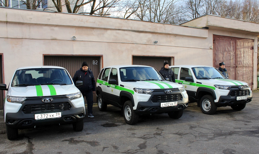 Судебным приставам купили новые «Нивы» для поездок по бездорожью