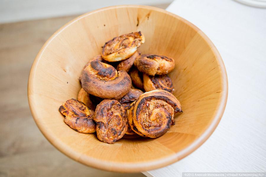  Нагруженные вилки: тапасы и пряная груша на «Открытой кухне»