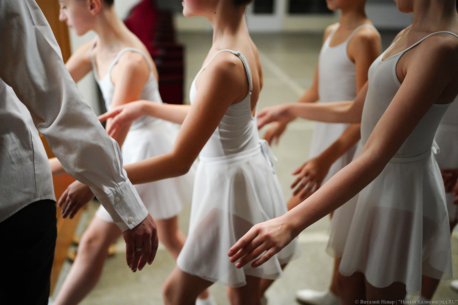 Па-де-де и пор-де-бра: Московская академия хореографии провела урок балета в Калининграде (фото)