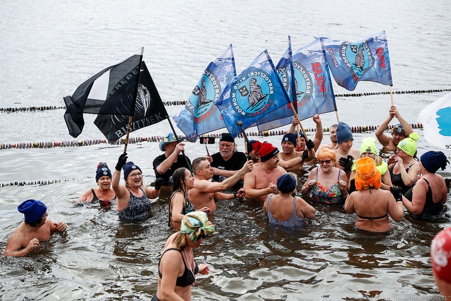 Холодный мир: на Шенфлизе прошли купания польских и калининградских моржей (фото)