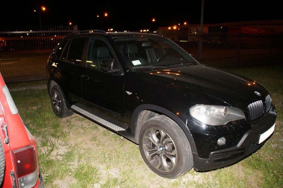 Польские пограничники задержали угнанный в России BMW X5 (фото)