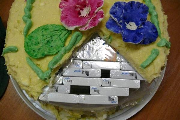 В надгробии и между вафлями: тайники сигаретных контрабандистов Польши (+фото)