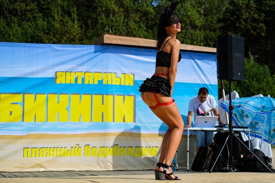 Все ради зрителей: в Янтарном прошло заключительное в сезоне шоу бикини (фото)