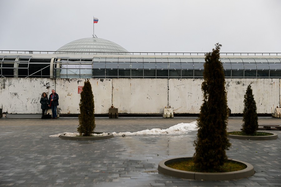 «Очереди кругом»: в «Храброво» сотни пассажиров не могут улететь из-за тумана