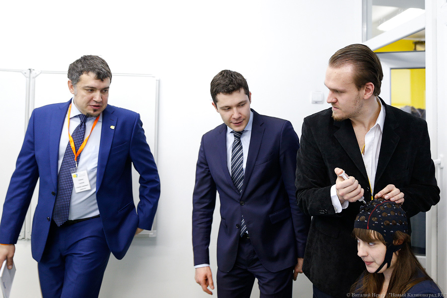 Гениальное место: как Алиханов с одаренными школьниками и IT-шниками общался