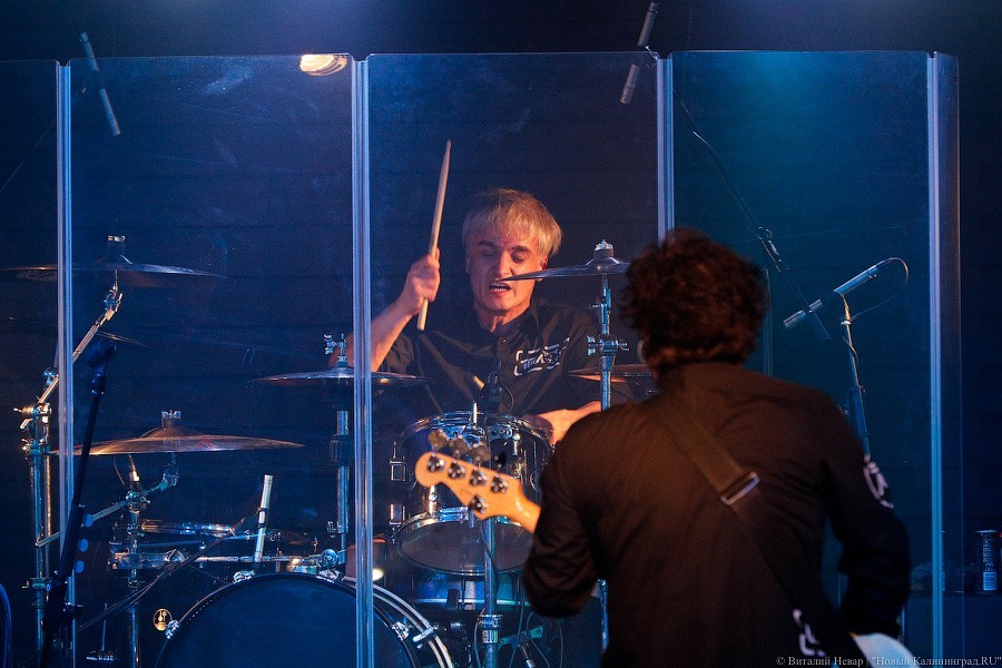 Ни траурный марш забывших дорогу домой: как «Пилот» привёз в Калининград рок