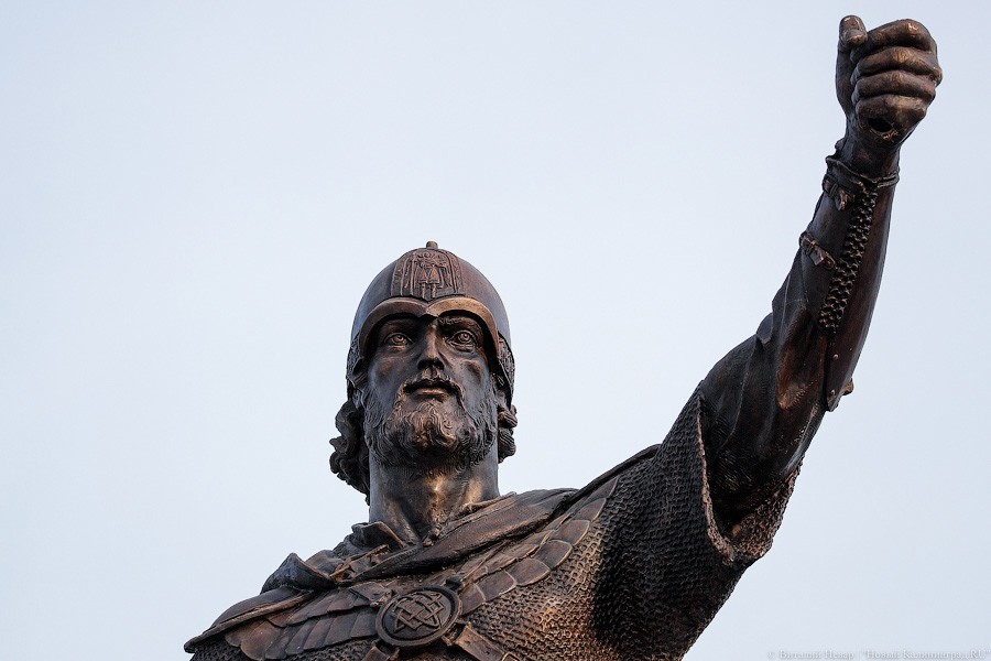 Невский в деталях: как выглядит новый памятник вблизи