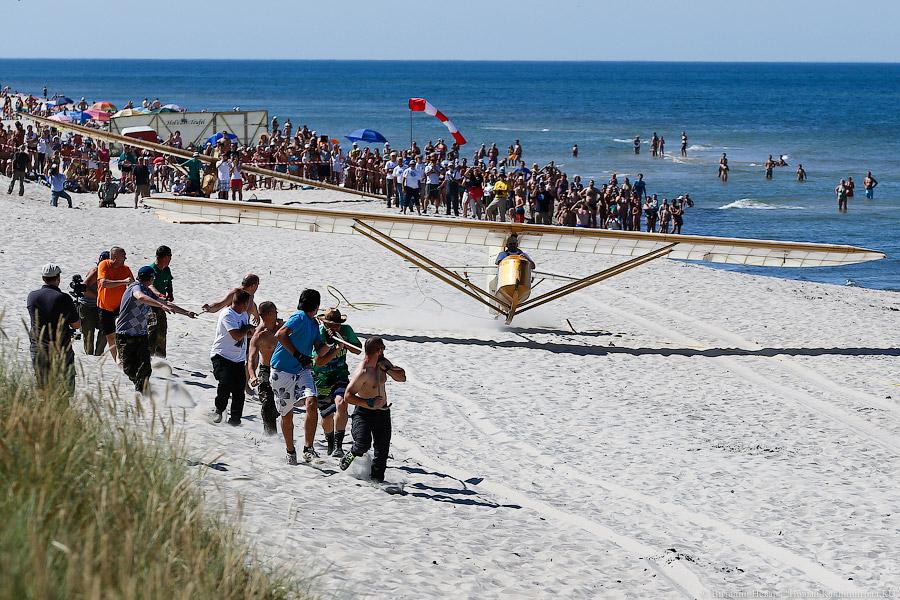 Мчатся самолёты ниже облаков: как прошёл День полётов на Куршской косе