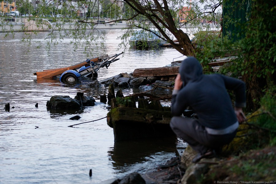 Перепутал педали: как доставали утонувшую «Инфинити»