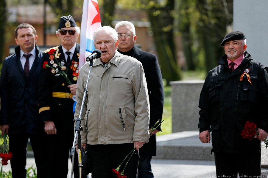 Память героям: в Калининграде перезахоронили найденных поисковиками воинов