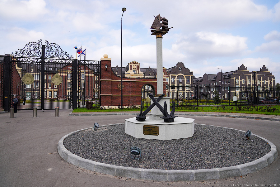 Горящие глаза, серьезные лица: первокурсников приняли в нахимовцы (фото)