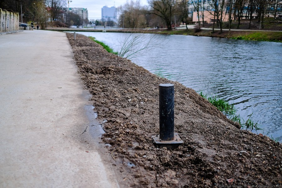 Бетон и пустота: в Калининграде завершается благоустройство Нижнего озера (фото)