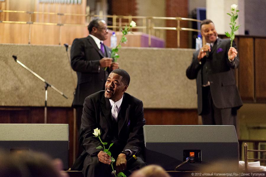 «Из Соединенных Штатов с любовью»: фоторепортаж с концерта «The Brotherhood Singers»