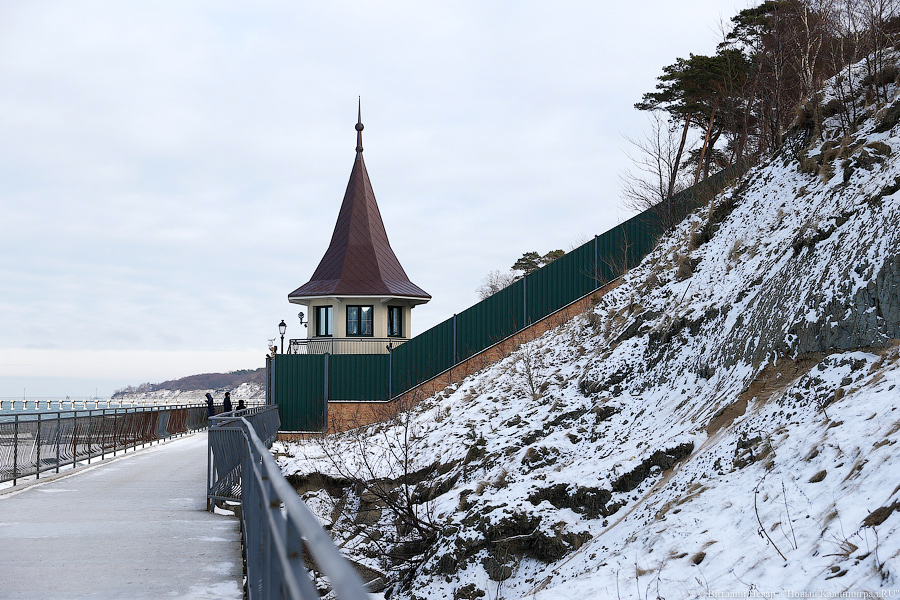 Под давлением: что происходит с берегом у резиденции президента в Пионерском