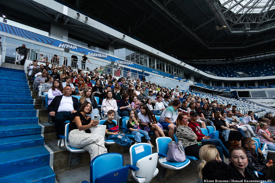 «Звуковая скульптура»: на стадионе «Калининград» устроили саунд-арт-концерт