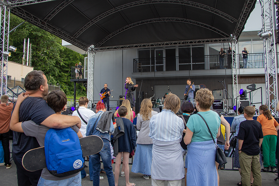 Калининградский рок жив: как в Пионерском прошёл благотворительный фестиваль (фото) (видео)