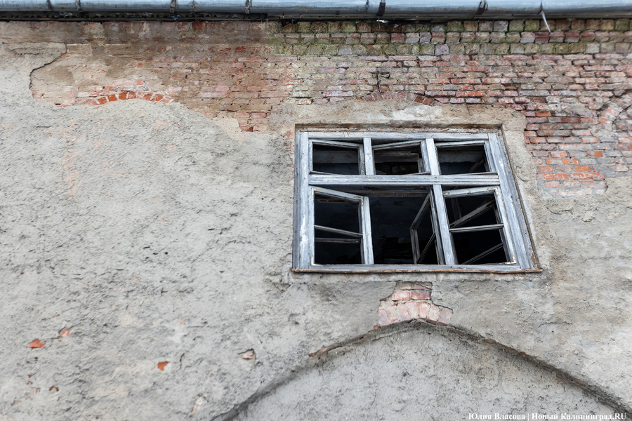 После 30 лет разрушений: в Железнодорожном готовятся к восстановлению фахверковых складов (фото)