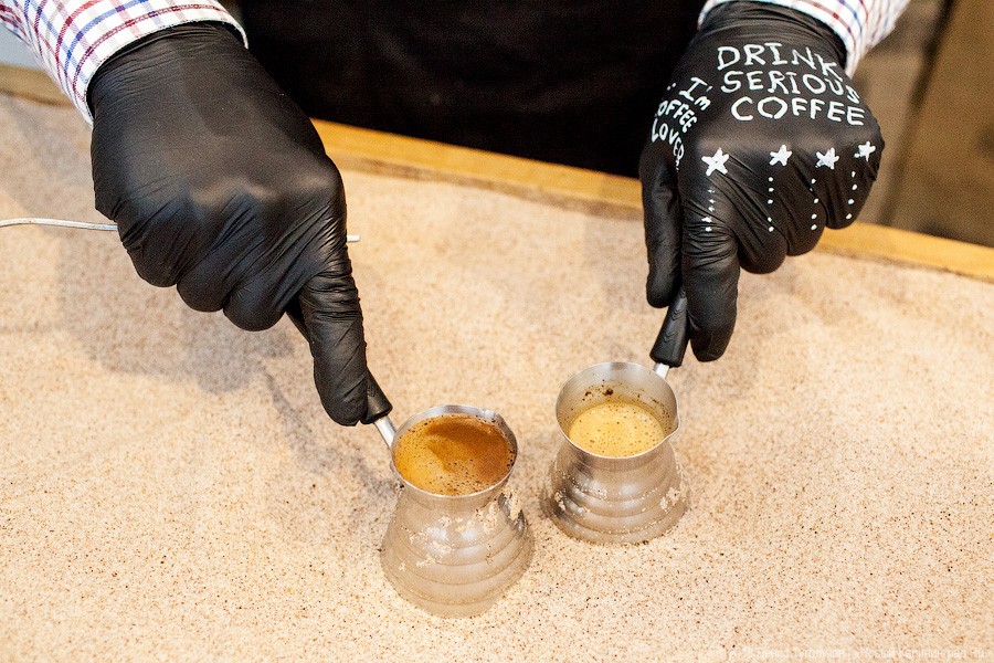 А к бедуинскому — возьмите финик: как устроена лавка «Кофе на песке»