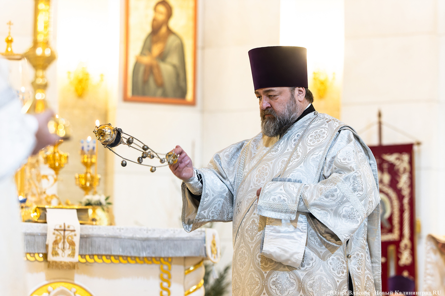 Крестный ход и литургия: как в Калининграде встретили Рождество (фото)