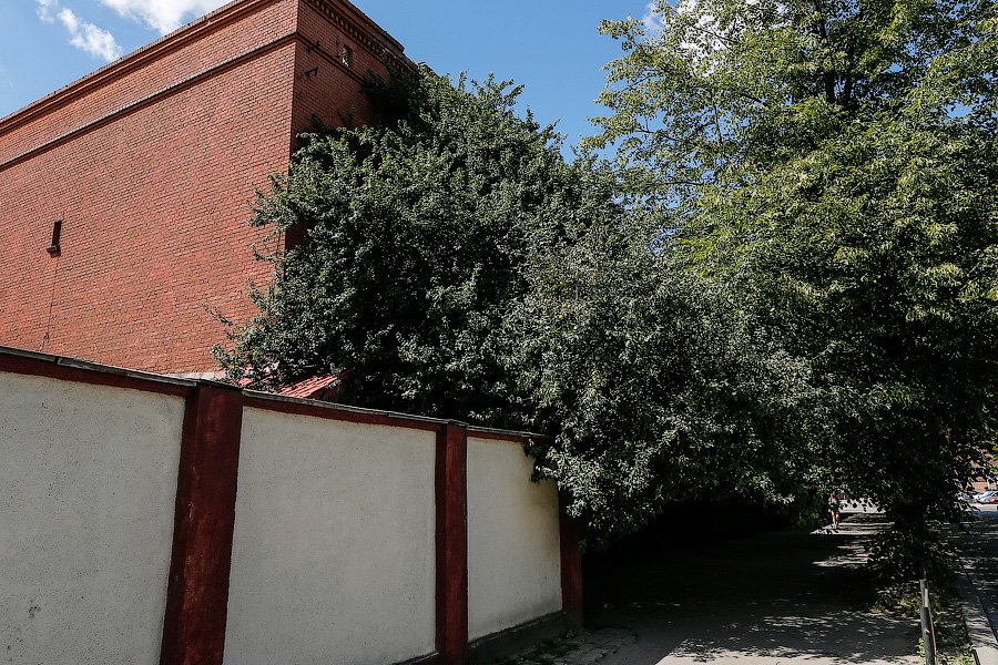 В Калининграде начали сносить здания военных казарм XIX века (фото) 