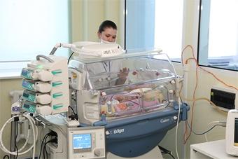 Калининградские врачи впервые провели операцию на сетчатке глаза новорожденной