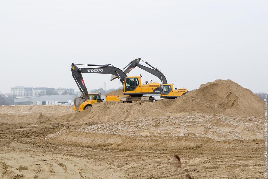 «МАН» бежит, земля дрожит: что происходит с дорогой к строящемуся стадиону на Острове