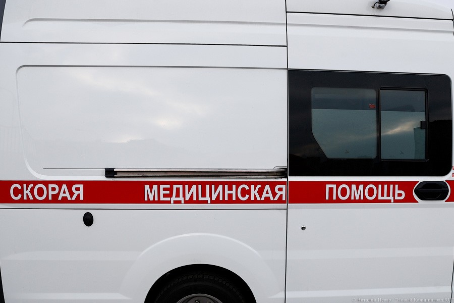 В Гурьевском районе водитель грузовика на парковке сбил пешехода
