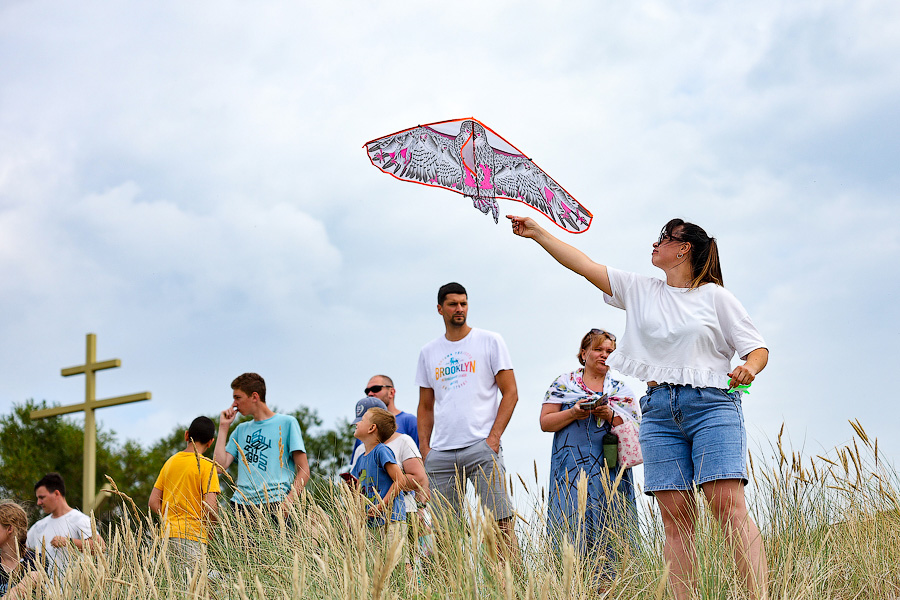 Отчего змеи летают как птицы: на Куршской косе провели фестиваль воздушных змеев (фото)