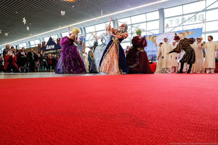Кринолины в тумане: в «Храброво» дали бал в честь Елизаветы Петровны (фото)
