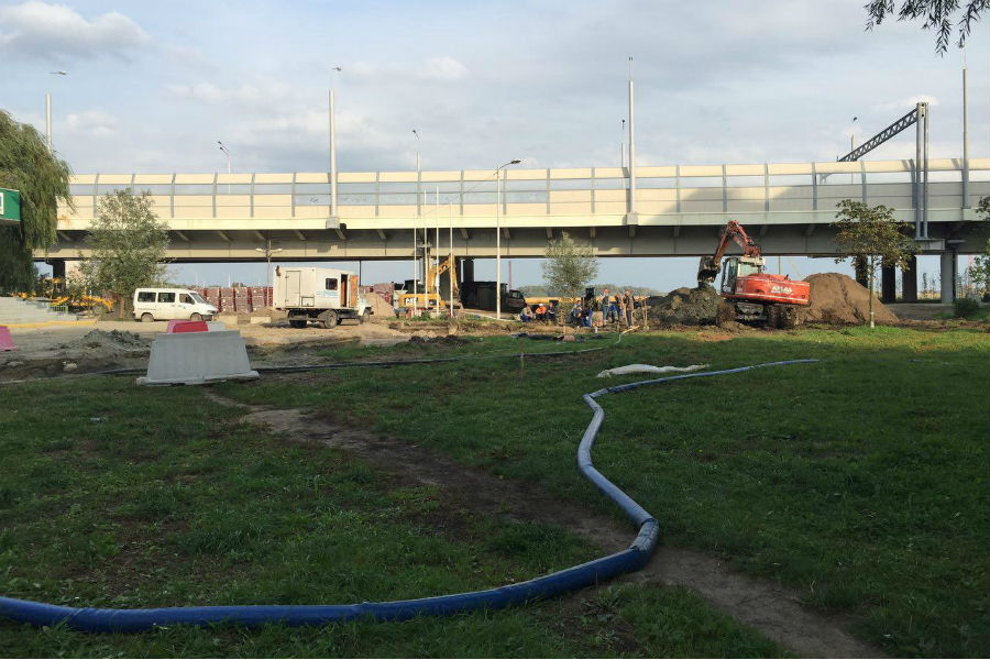 Остров невезения: строители опять устроили на Октябрьском потоп (фото)