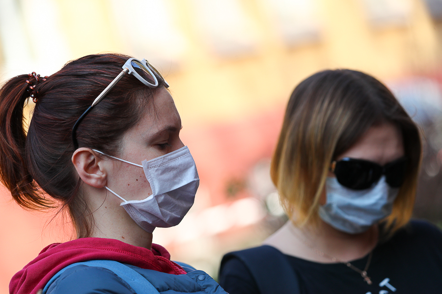 В Польше отменили масочный режим 