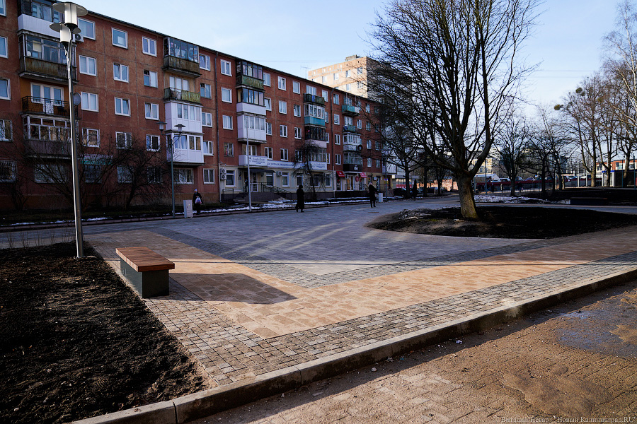 Как выглядит обновленная пешеходная зона на улице Рокоссовского без снега (фото)