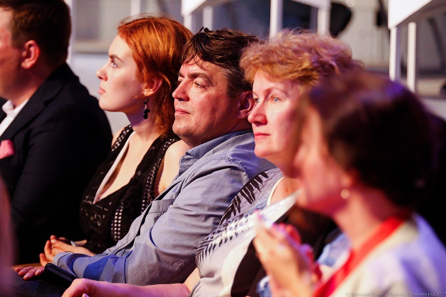 «И табло сорвало с петель»: как прошёл «Голосящий КиВиН» в «Янтарь-холле»