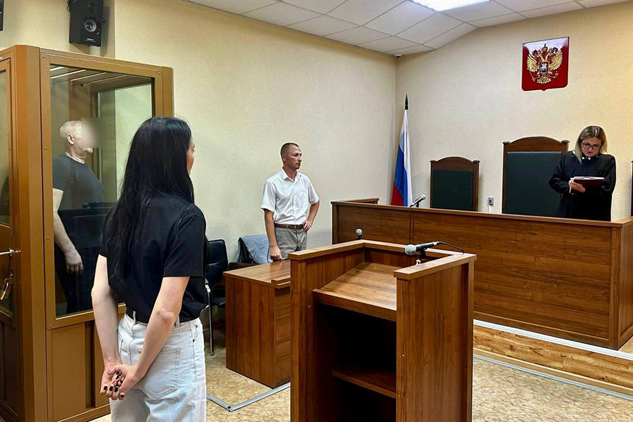 Суд вновь продлил содержание под стражей экс-главе Балтийского округа и его заму (фото)