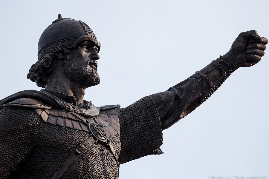 Невский в деталях: как выглядит новый памятник вблизи