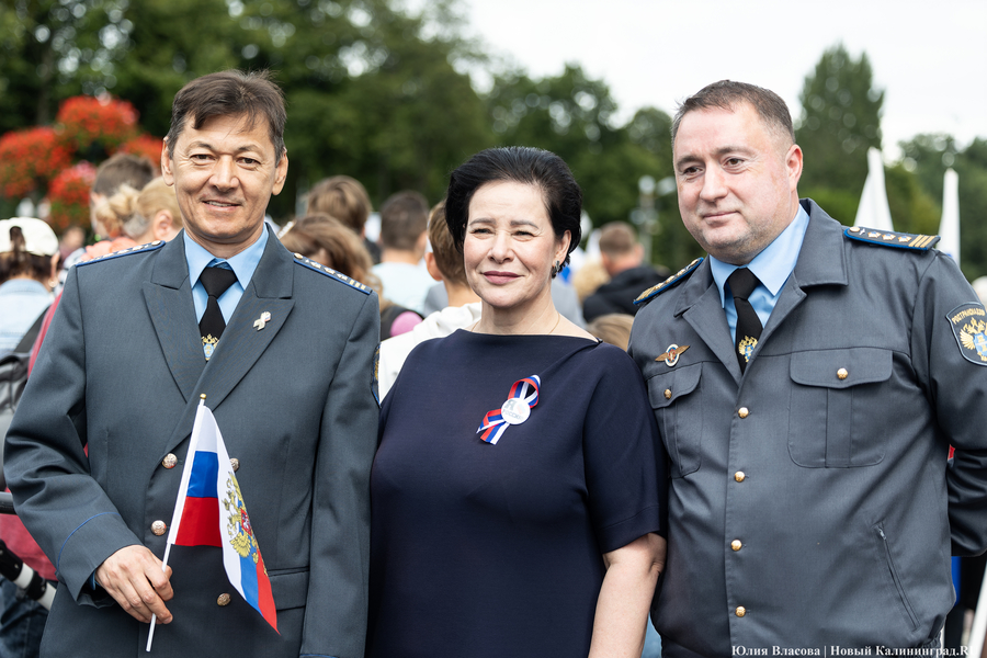 Триколор объединяет: как Калининград отметил День Государственного флага 