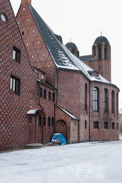 Автомастерская, фабрика, церковь: как строили и восстанавливали Кирху Креста на Острове