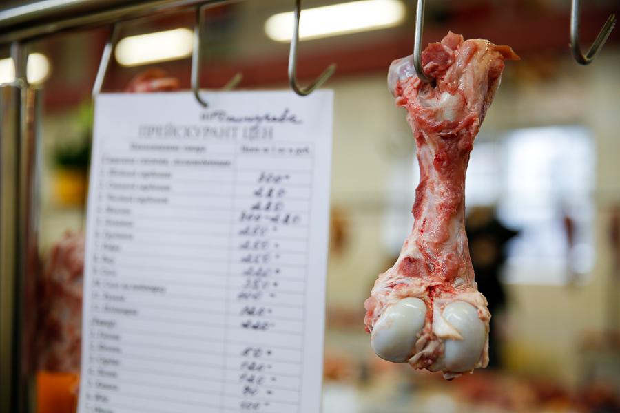 «Я вижу, цены выросли»: Николай Цуканов побывал на Центральном рынке города